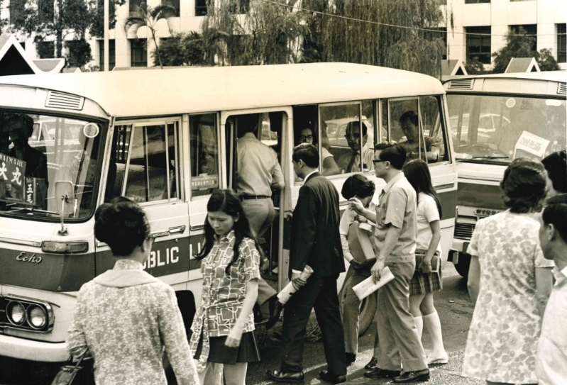 1960至1970年代前往大丸的小巴。 政府历史档案馆.jpg