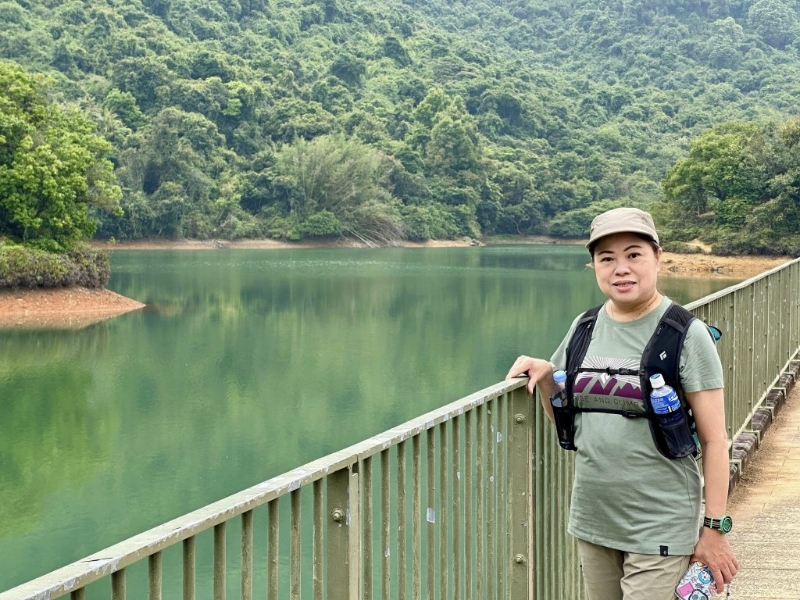 罗淑佩在河背水塘拍照留念。罗淑佩fb 罗淑佩在河背水塘拍照留念。罗淑佩fb