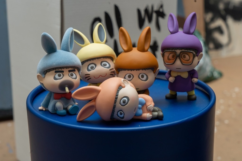 b.wing在6月的Amazing Toy Show上合作推出盲盒，受到粉丝热切欢迎，该活动还没结束，盲盒就售罄了。