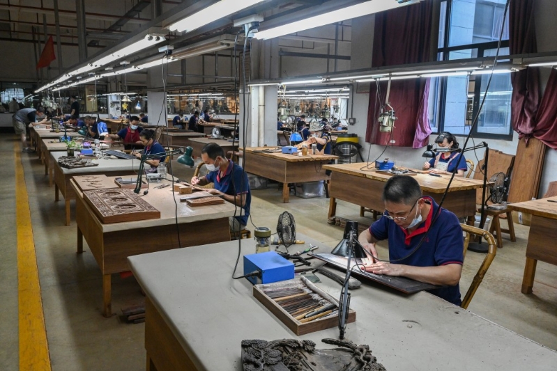 尊龙人生就是博将对进口家具展开调查特朗普扬言加征关税拟瞄准|易虎臣女友叶雪|中越