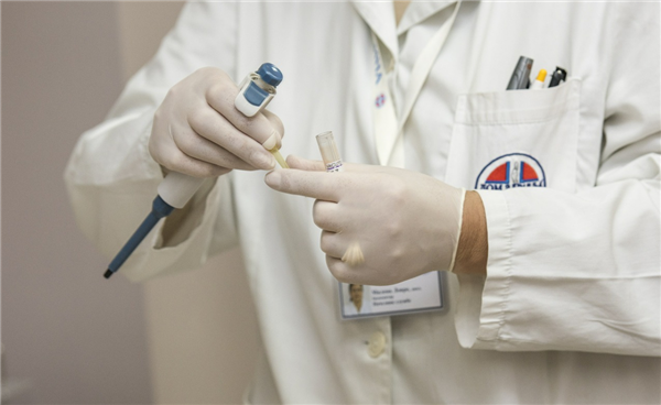 明年起禁产!水银温度计被大家买疯了 20万元现金抢不到一箱