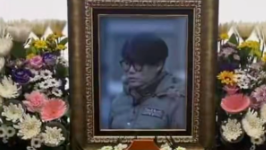 韩国导演金昌民于街头遭围殴身亡，同行自闭症儿子目击残忍过程，警方不拘留施暴者惹众怒
