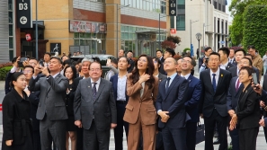 挺郑丽文访陆“要和平交流”，街访民众全说了