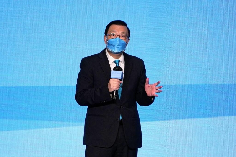 李家超競選辦主任、全國人大常委譚耀宗上台致辭。