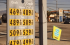 美国平均汽油价格首次突破每加仑5美元
