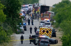 得州重型货柜卡车，惊现46具偷渡客尸体