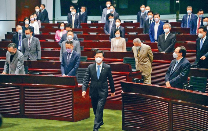 新一屆特首李家超昨日首次出席立法會行政長官答問會。