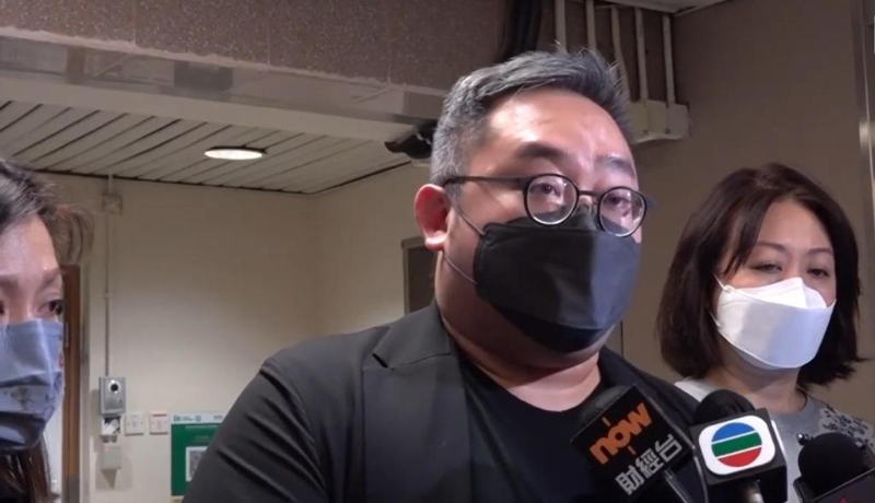 MIRROR演唱会主办单位MakerVille行政总裁鲁庭晖凌晨到医院了解伤者情况,并向公众鞠躬致歉。