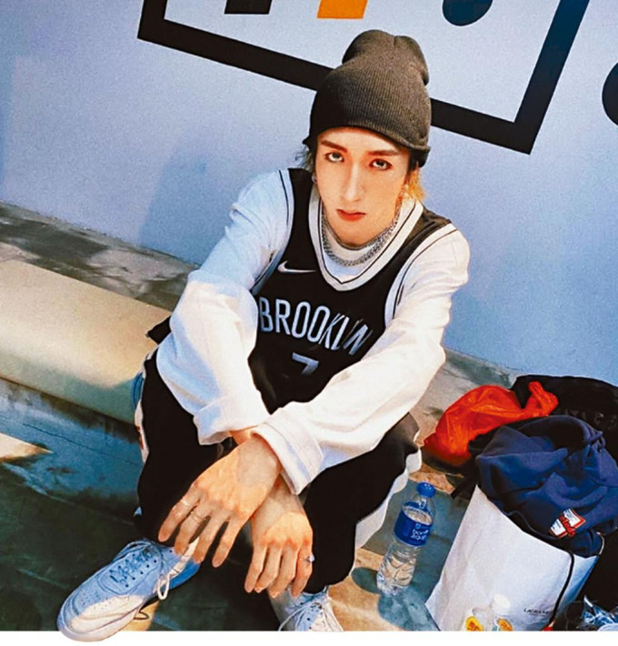 在演唱會意外中受傷的舞蹈員李啟言,昨經過兩個手術後情況未見起色。