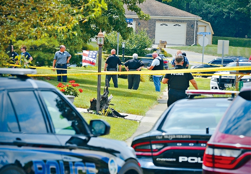 俄亥俄州发生导致4人死亡的枪击案，警员到场调查。 美联社