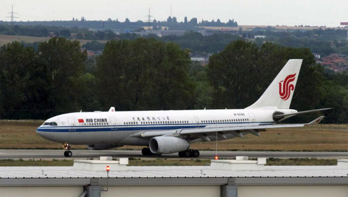 美國下令暫停飛往中國26航班。新華社資料圖