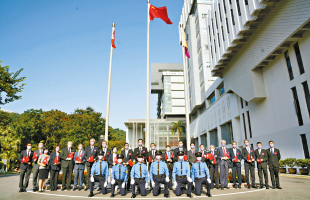 开学日200师生校友参与，中港官员现身撑中文大学升旗礼