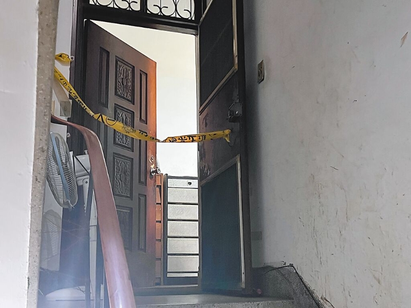 新北市永和区惊传分尸案，5日警方破门发现尸体残缺不全，初步研判已死亡超过3日以上，警方正锁定对象漏夜追捕凶嫌。（李奇叡摄）