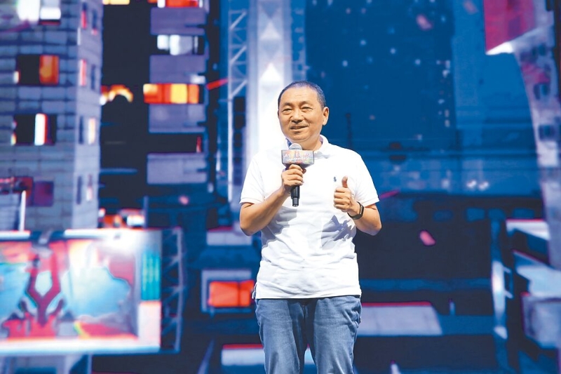 新北市長侯友宜表示目前最重要還是拚市政,才能夠得到市民肯定。圖為「2022亞洲電子競技公開賽」《英雄聯盟》總冠軍賽11日舉行,侯友宜到場致詞。(陳俊吉攝)