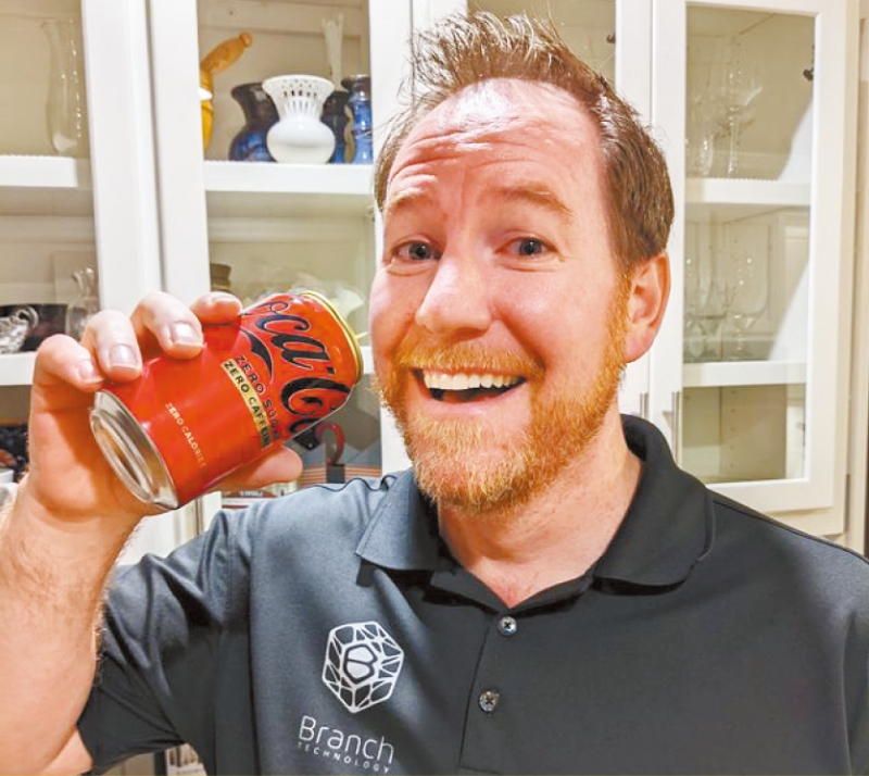 家住乔州的威科夫称,一家6口每月的食品杂货花费约750元,去年为650元。 为减省支出,妻子要求他戒掉喝可乐的习惯。 sarkari图片 家住乔州的威科夫称,一家6口每月的食品杂货花费约750元,去年为650元。 为减省支出,妻子要求他戒掉喝可乐的习惯。 sarkari图片