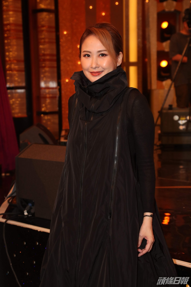 50岁汤宝如为开演唱会狂做瑜伽,请宝丽金年代曾合唱男歌手做嘉宾