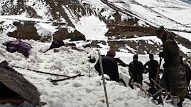 喜马拉雅山大雪崩，41人登山队遭活埋至少10死多人失踪