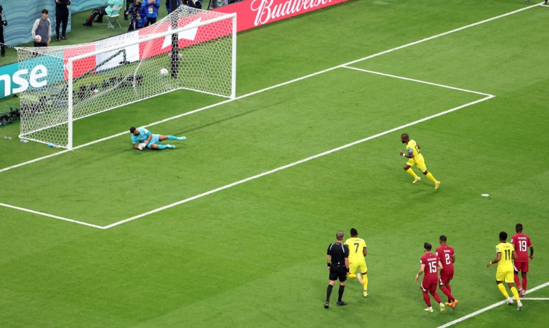 安拿華倫西亞射入十二碼打開紀錄。REUTERS