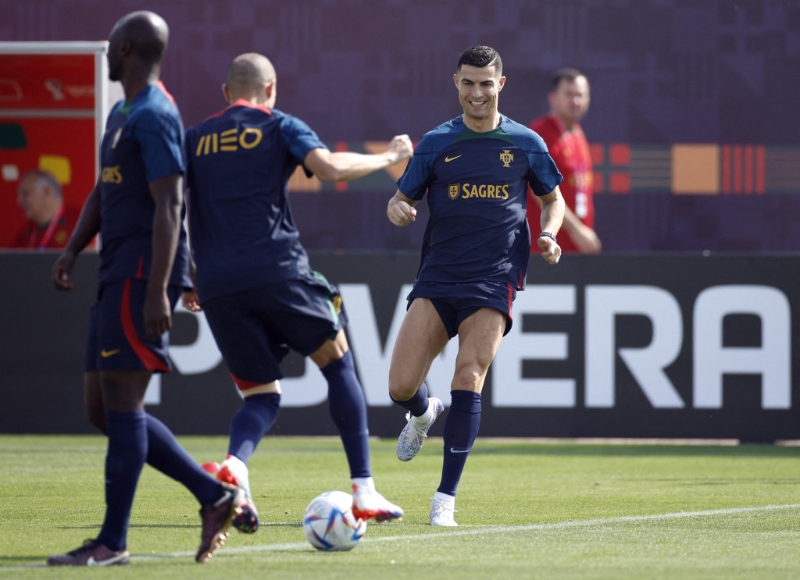 C朗拿度(右)希望專注為葡萄牙爭取佳績。Reuters