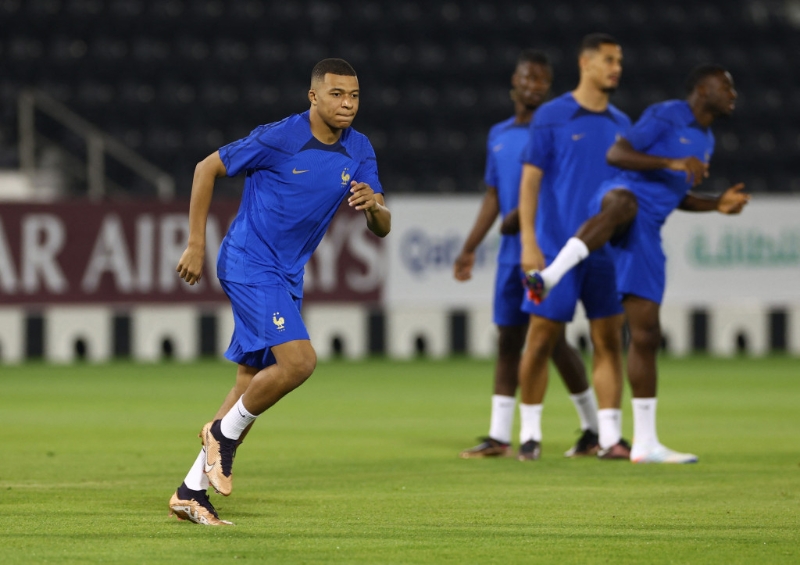 麥巴比(左)是法國衞冕世盃的主力。Reuters