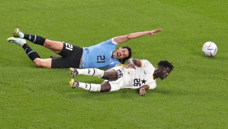 卡雲尼未能博到12碼。 AP