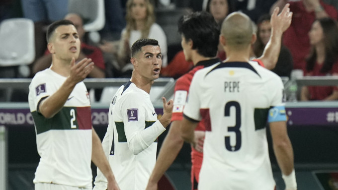 C朗與曹圭成口角。 AP