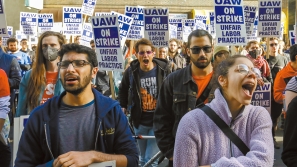 近五万学生职员大罢工，加大逾万教授陷入两难