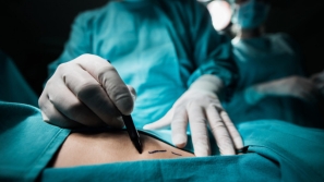 日本整形医生“趁手术麻醉”性侵女客人，包括未成年少女