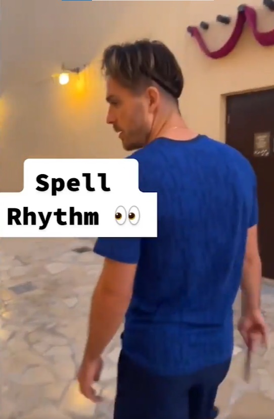 麥迪臣和基亞利殊串字失敗,引來沙卡瘋狂恥笑。網上圖片