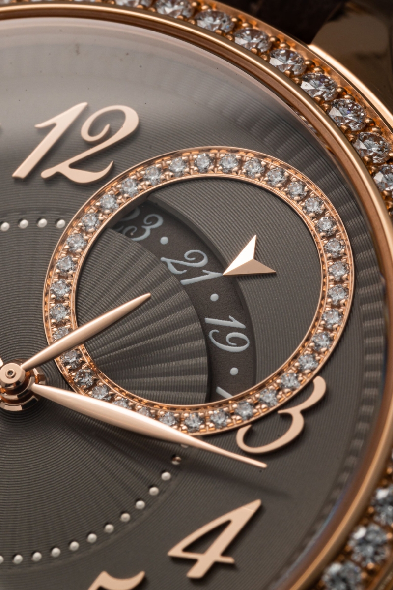 35mm粉红金表壳，搭载Cal. 1088 L自动机芯。