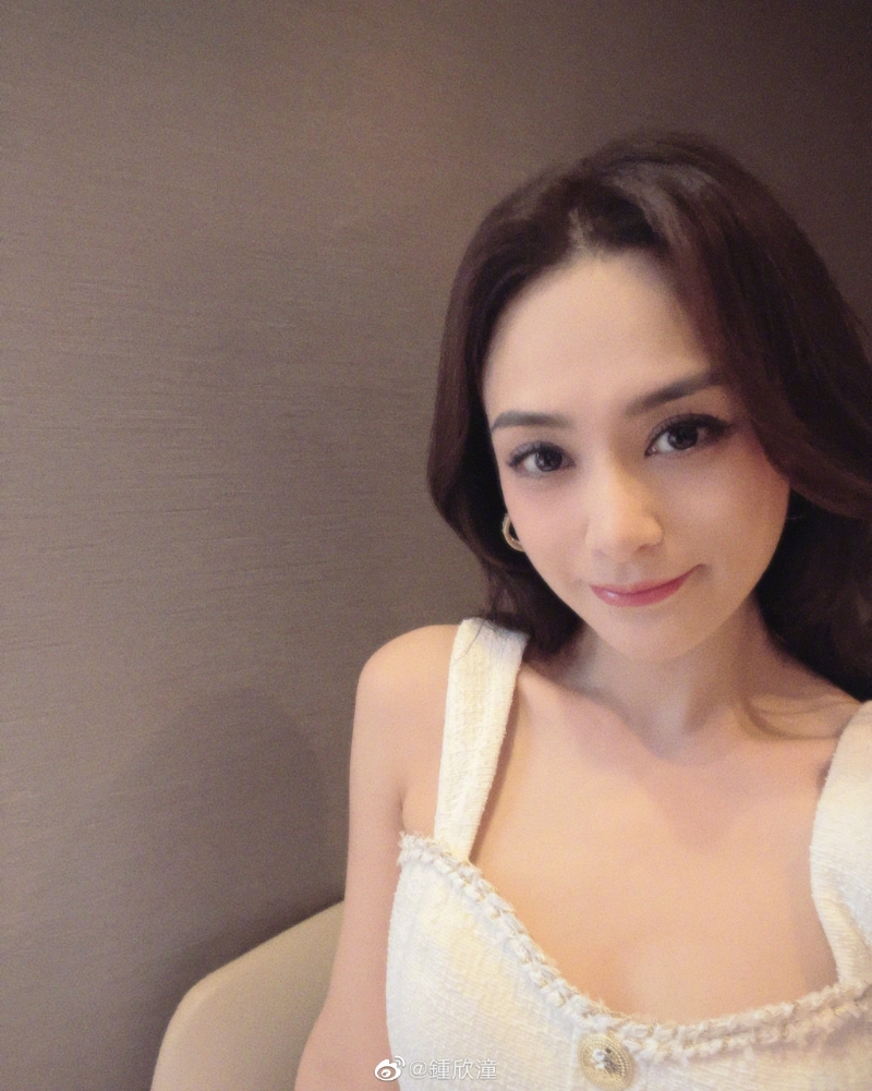 阿娇平日化妆都以淡妆为主。