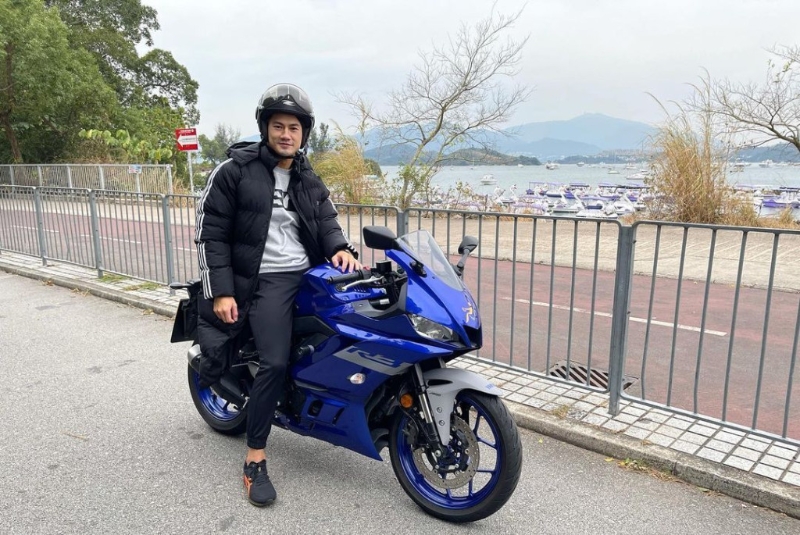 郭子豪是爱车之人，原来更是铁骑手。