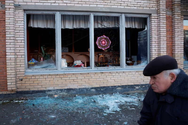 有建筑物的玻璃被震碎，但没有受到严重破坏。 路透社