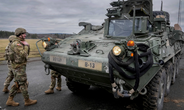 美國國防部在聲明中說，最新的軍援包括59輛布萊德雷步兵戰車（Bradley Fighting Vehicle）。(圖/美聯社)
