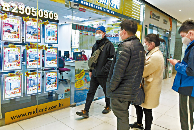 部分屋苑交投量稍为回升,个别屋苑现高市价成交。