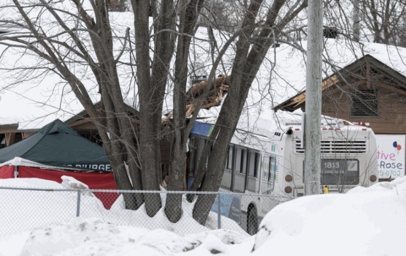 加拿大蒙特利爾巴士撞入托兒所　2兒童死  多人受傷