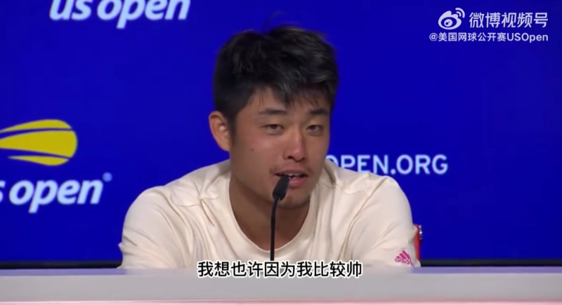 吴易昺在被问及走红时幽默回应：「我想也许因为我比较帅」。