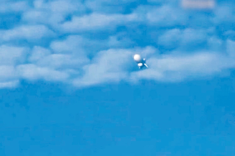 ■内地网热传相片，疑为美方气球飘入山东海域。