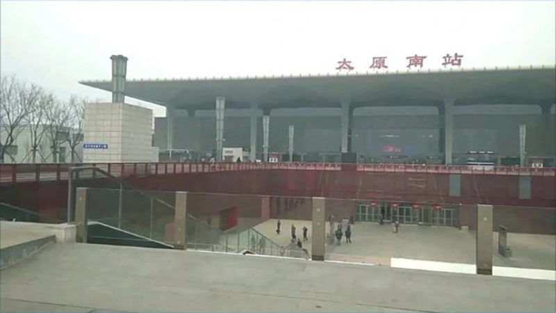 领导到当地称严肃处理该民警案。 网图