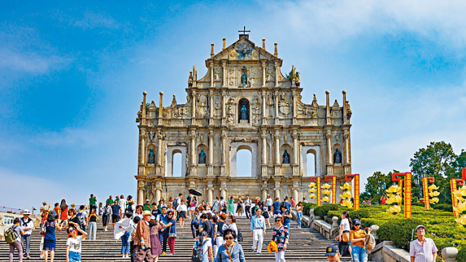 澳门明起取消室外口罩令。 （资料图片）