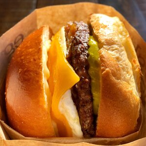 半熟滑蛋可配搭芝士及牛肉