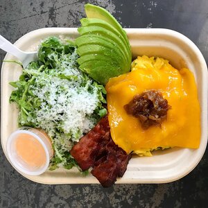 半熟滑蛋牛油果沙律