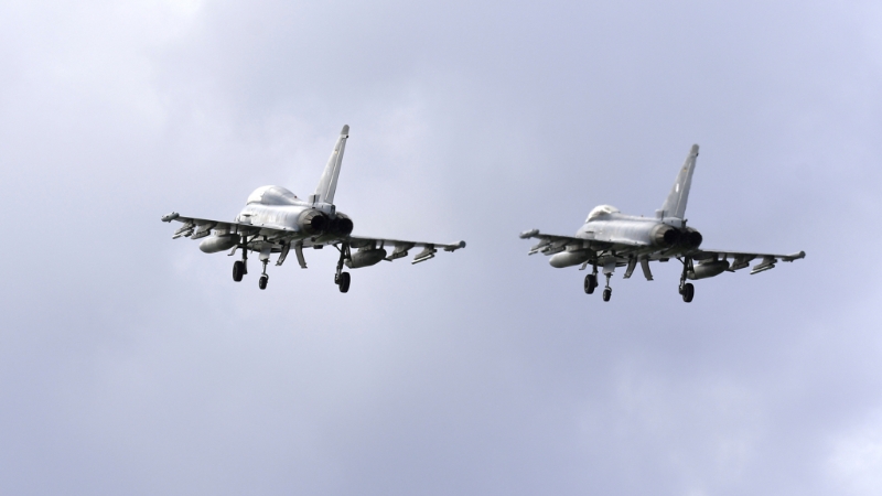 義大利羅馬附近昨（7）日發生軍機空中相撞意外，造成2架訓練機墜毀，機上2名飛行員不幸喪生。（示意圖／Shutterstock）