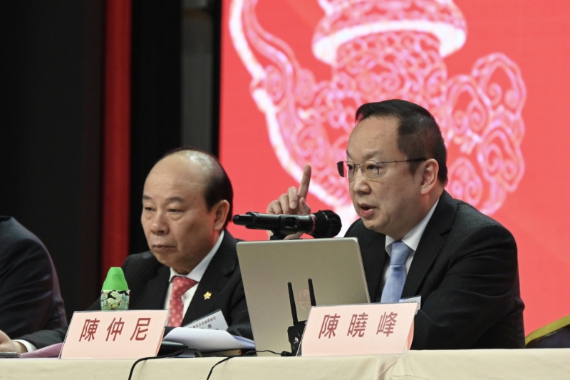陈仲尼致词时表示，冀香港牢牢把握大湾区发展机遇，跟随国家脚步和党中央思想的领导，大力发展经济。 蔡建新摄