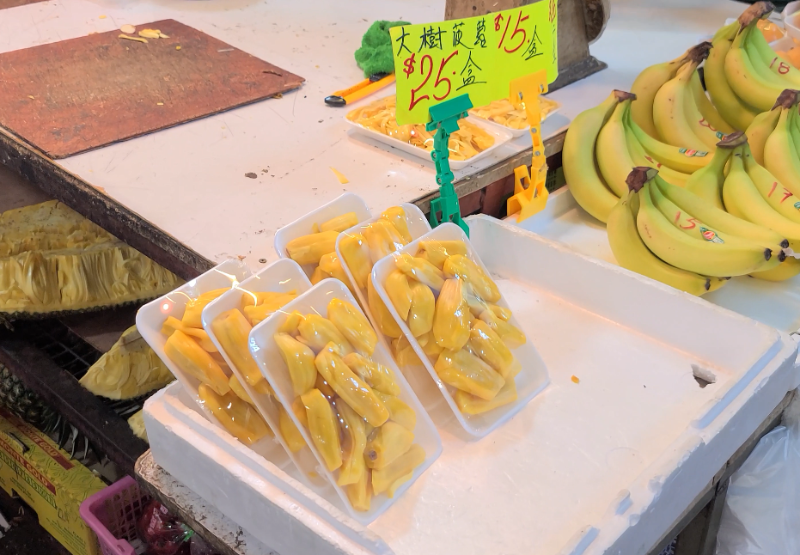 被盗的大树菠萝属海南生产，现时最当造，口感又爽又甜。