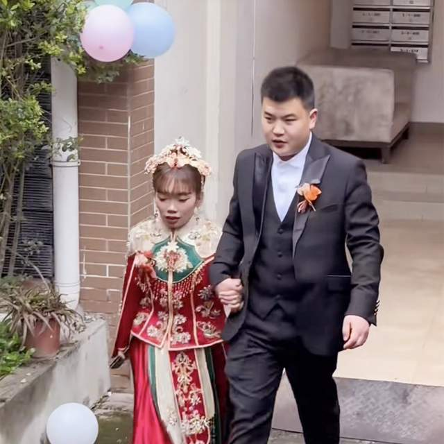24岁的&ldquo;袖珍姑娘&rdquo;结婚了！