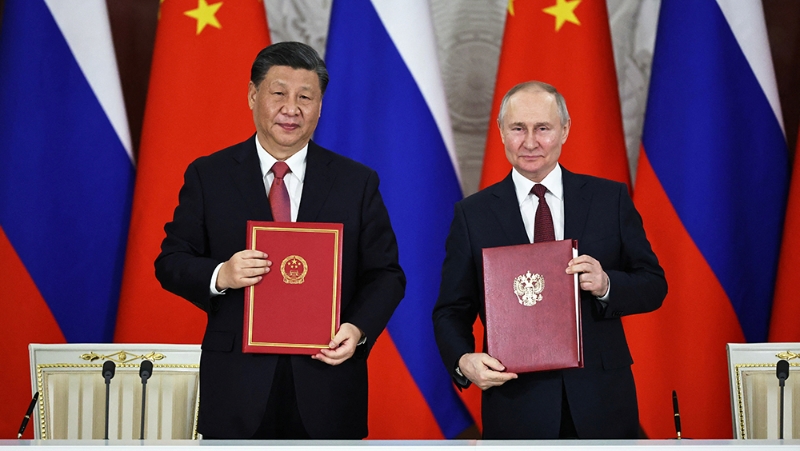 中俄双方签署深化新时代全面战略协作伙伴关系，以及经济合作的联合声明。 路透社