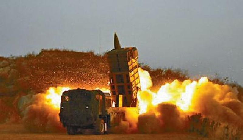 北韓為反制美韓近日展開的軍事演習，連續兩天朝海上發射炮彈。