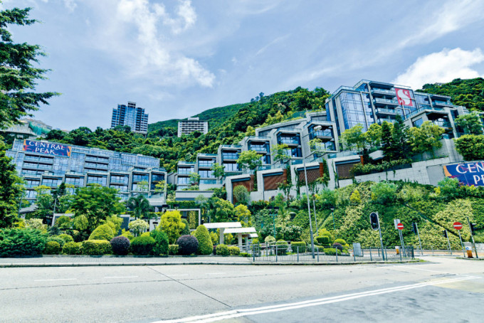 新地旗下港島東半山超級豪宅Central Peak本月連沽2伙，合共套現逾5.86億。