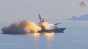 俄发射超音速反舰导弹，击中日本海模拟目标